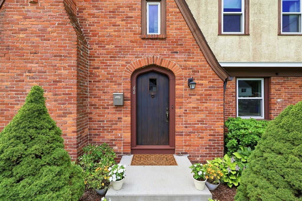 66 Rencelau St, Springfield, MA, 66 Rencelau St, Springfield, MA Photo #5