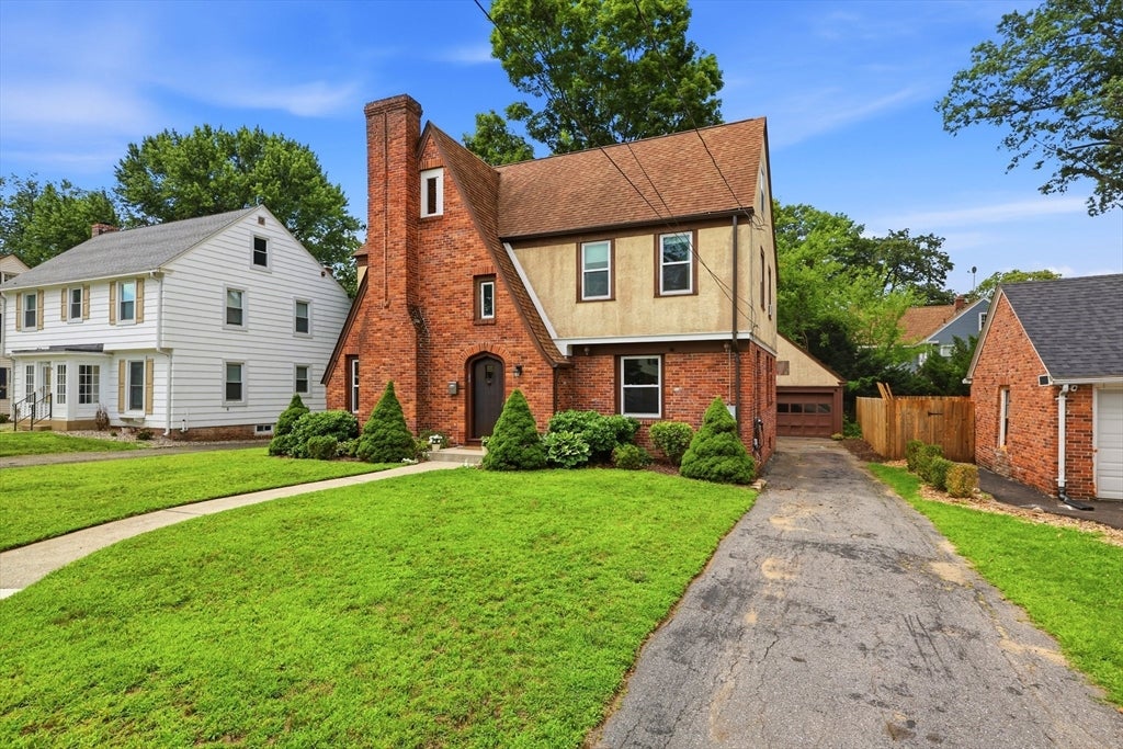 66 Rencelau St, Springfield, MA, 66 Rencelau St, Springfield, MA Photo #3