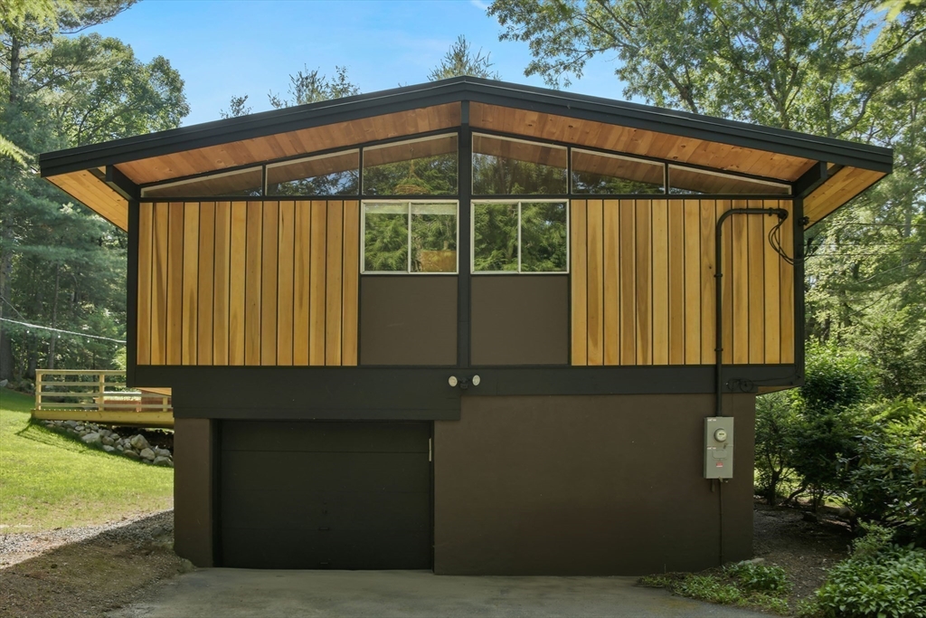 Wayland, Massachusetts 01778, United States, 3 Bedrooms Bedrooms, ,3 BathroomsBathrooms,Residential,Active,218996