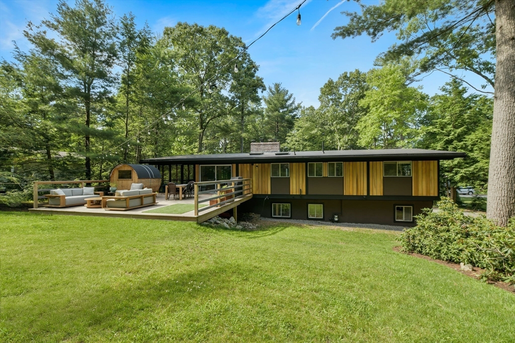 Wayland, Massachusetts 01778, United States, 3 Bedrooms Bedrooms, ,3 BathroomsBathrooms,Residential,Active,218996