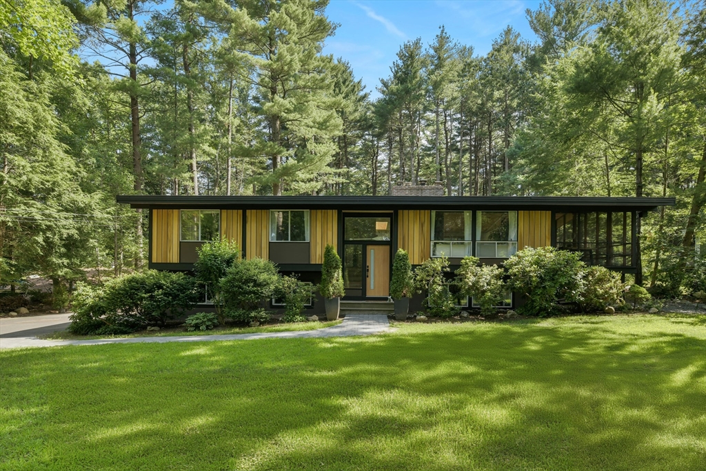 Wayland, Massachusetts 01778, United States, 3 Bedrooms Bedrooms, ,3 BathroomsBathrooms,Residential,Active,218996