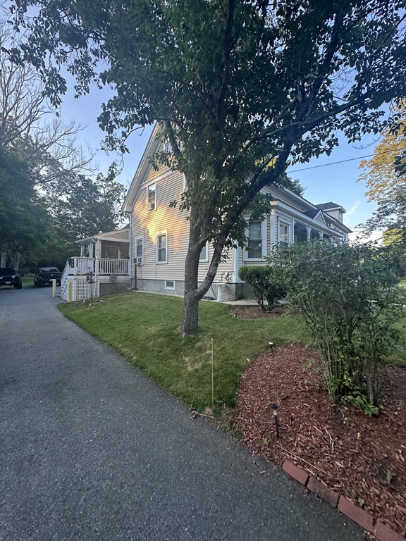 98 S Worcester St