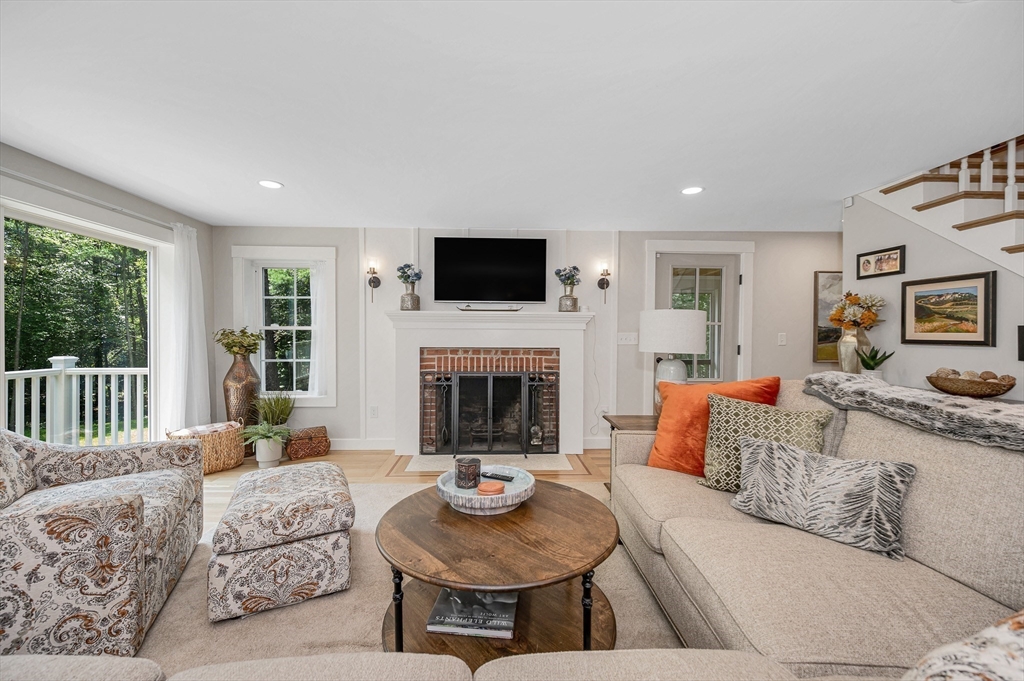 323 Northfield Rd