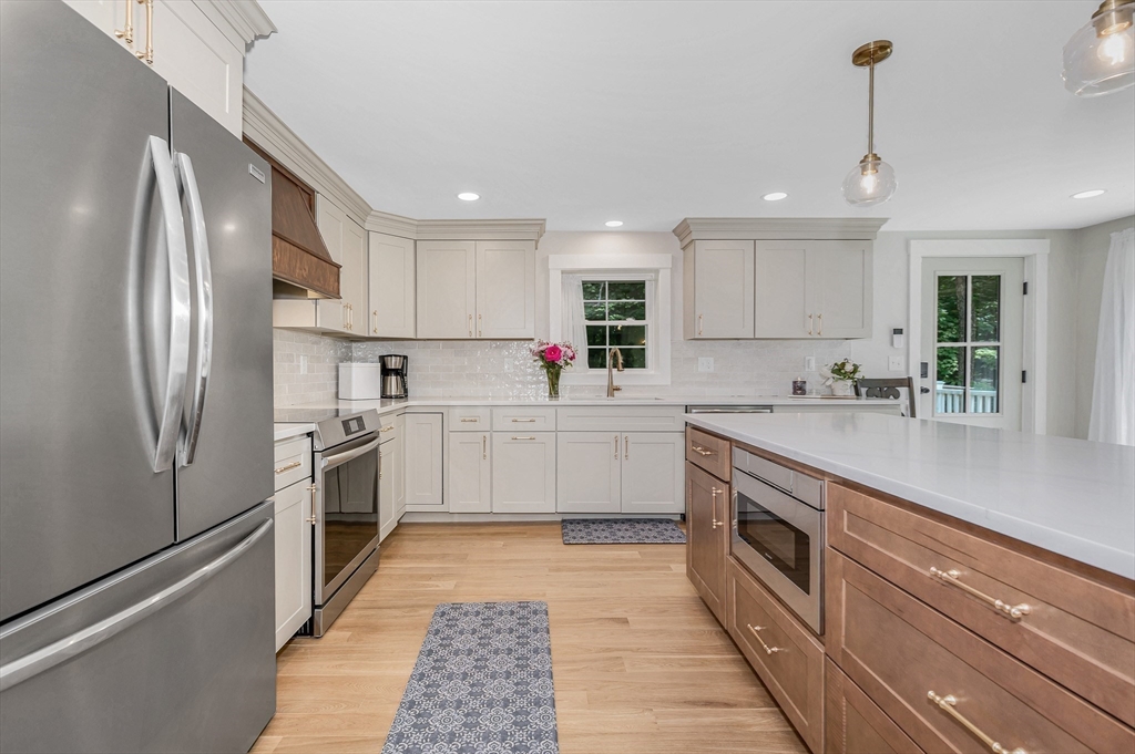 323 Northfield Rd