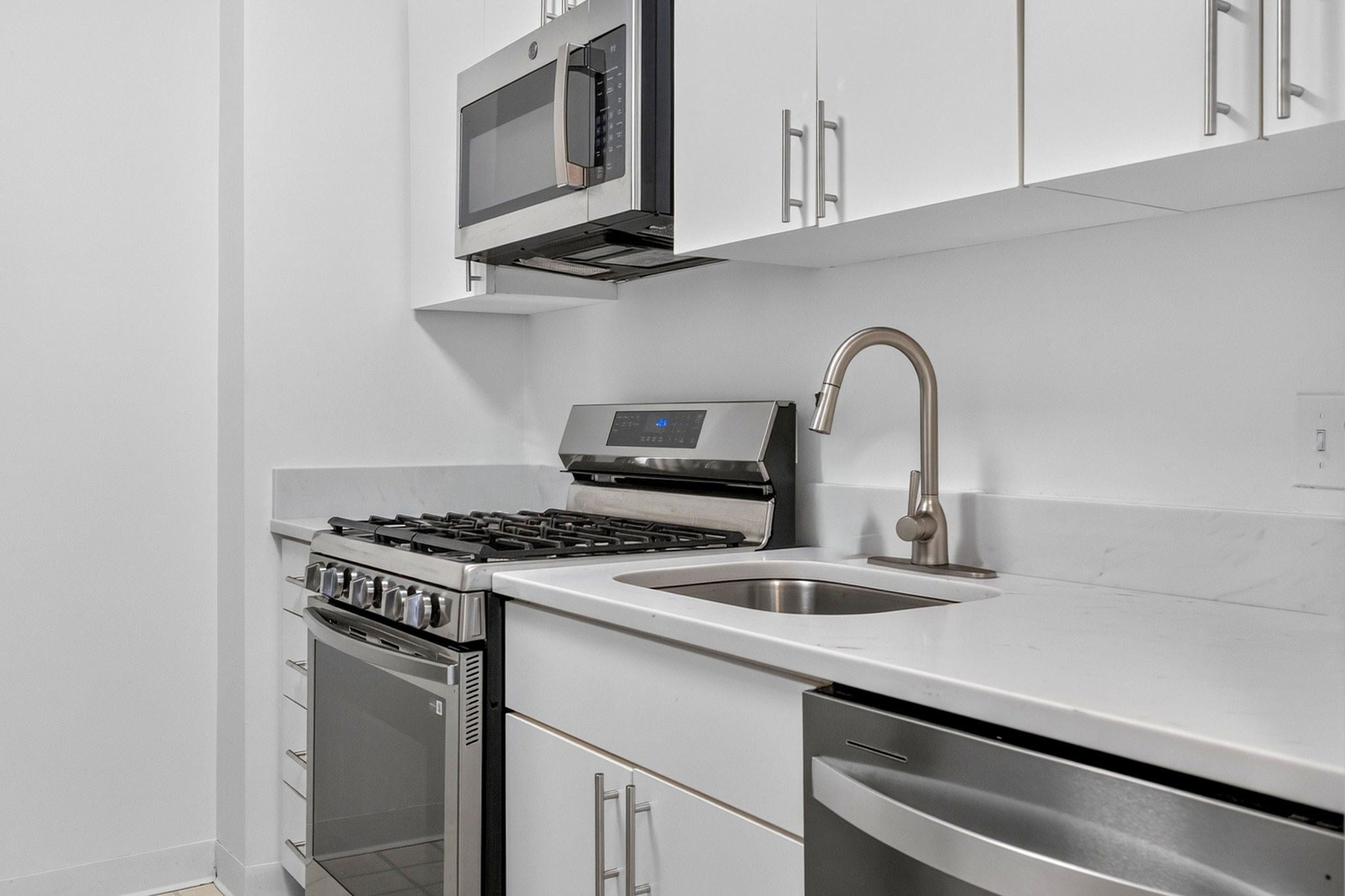 33 Pond Ave #609, Brookline, MA Photo #4