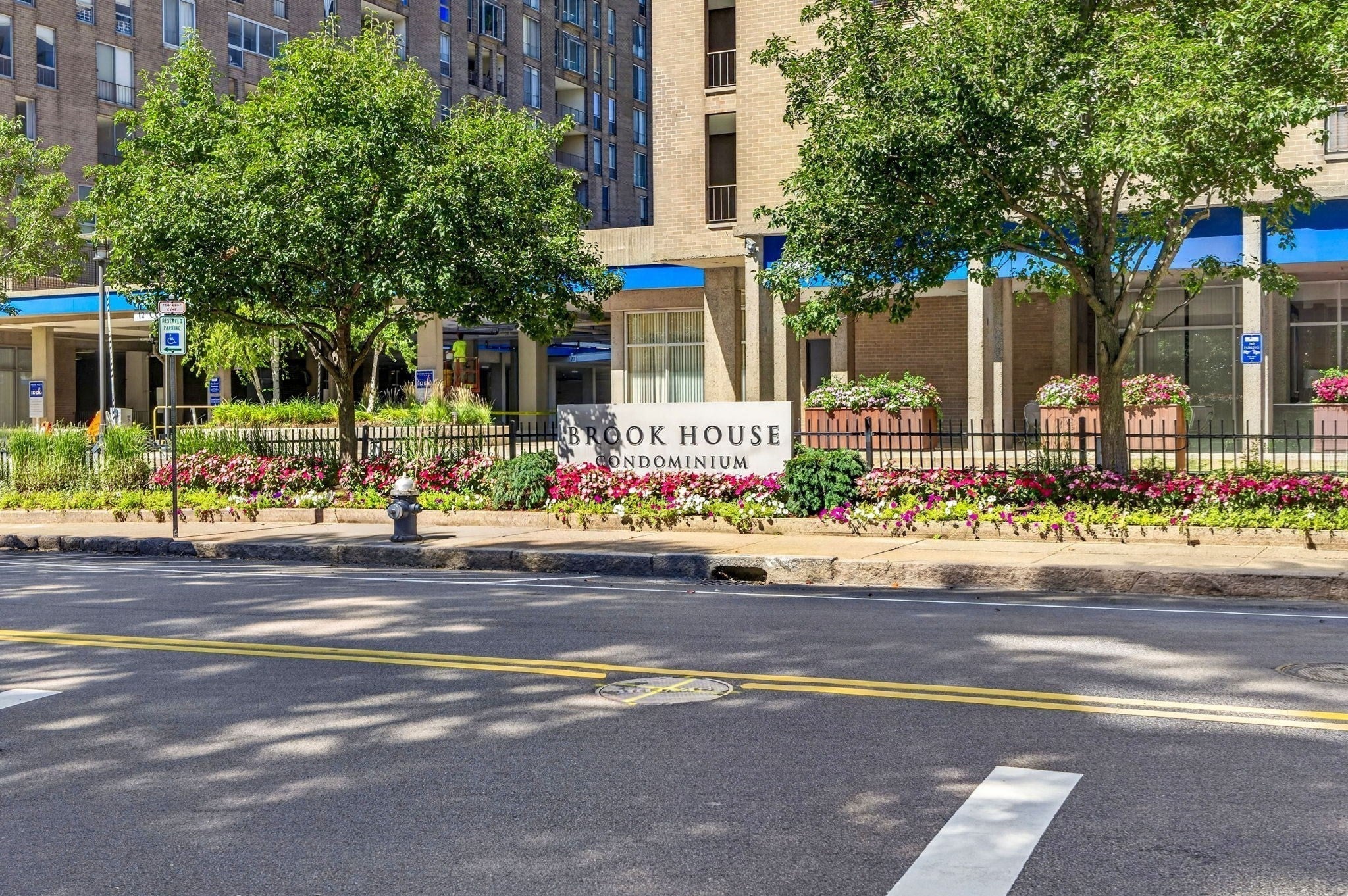 33 Pond Ave #609, Brookline, MA Photo #10
