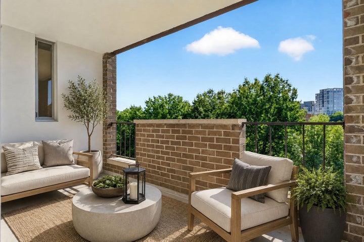 Photo 1 of 19 — 33 Pond Ave 609, Brookline, MA 02445