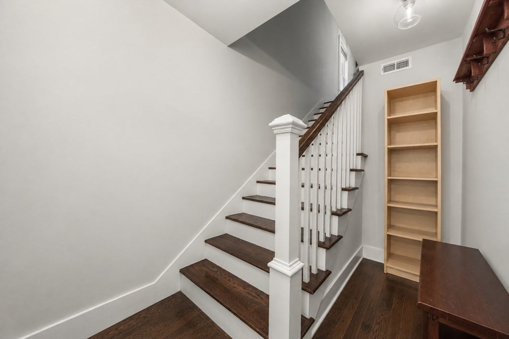 54 Canterbury St #B, Hingham, MA, 54 Canterbury St #B, Hingham, MA Photo #4