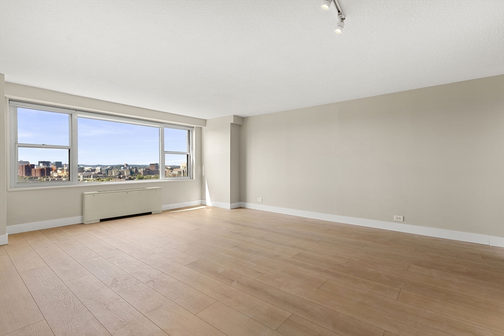 151 Tremont St 23P