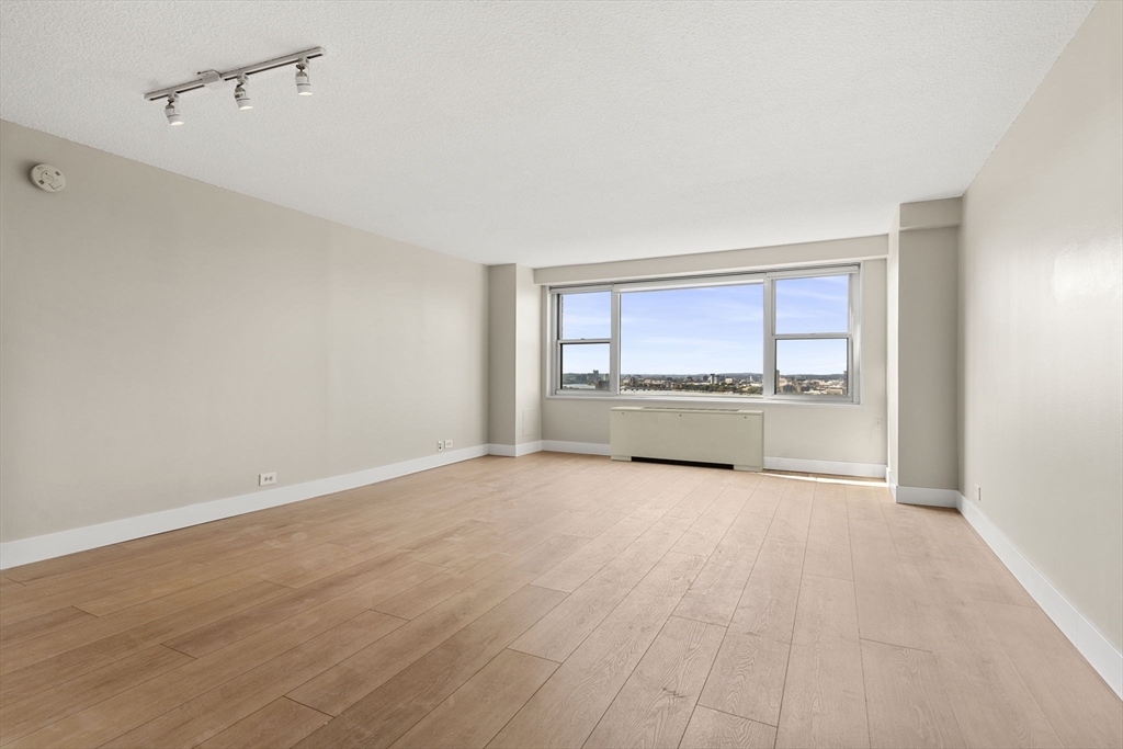 151 Tremont St 23P