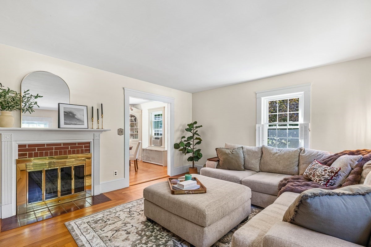 89 Bay State Rd
