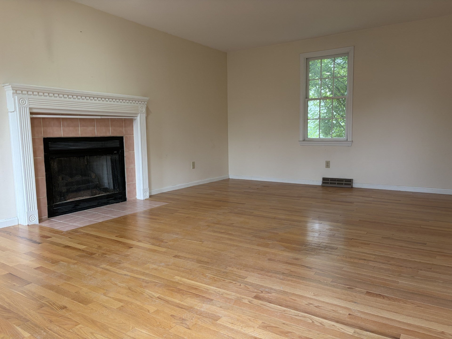 163 Whittier Meadows Drive #163, Amesbury, MA Photo #4