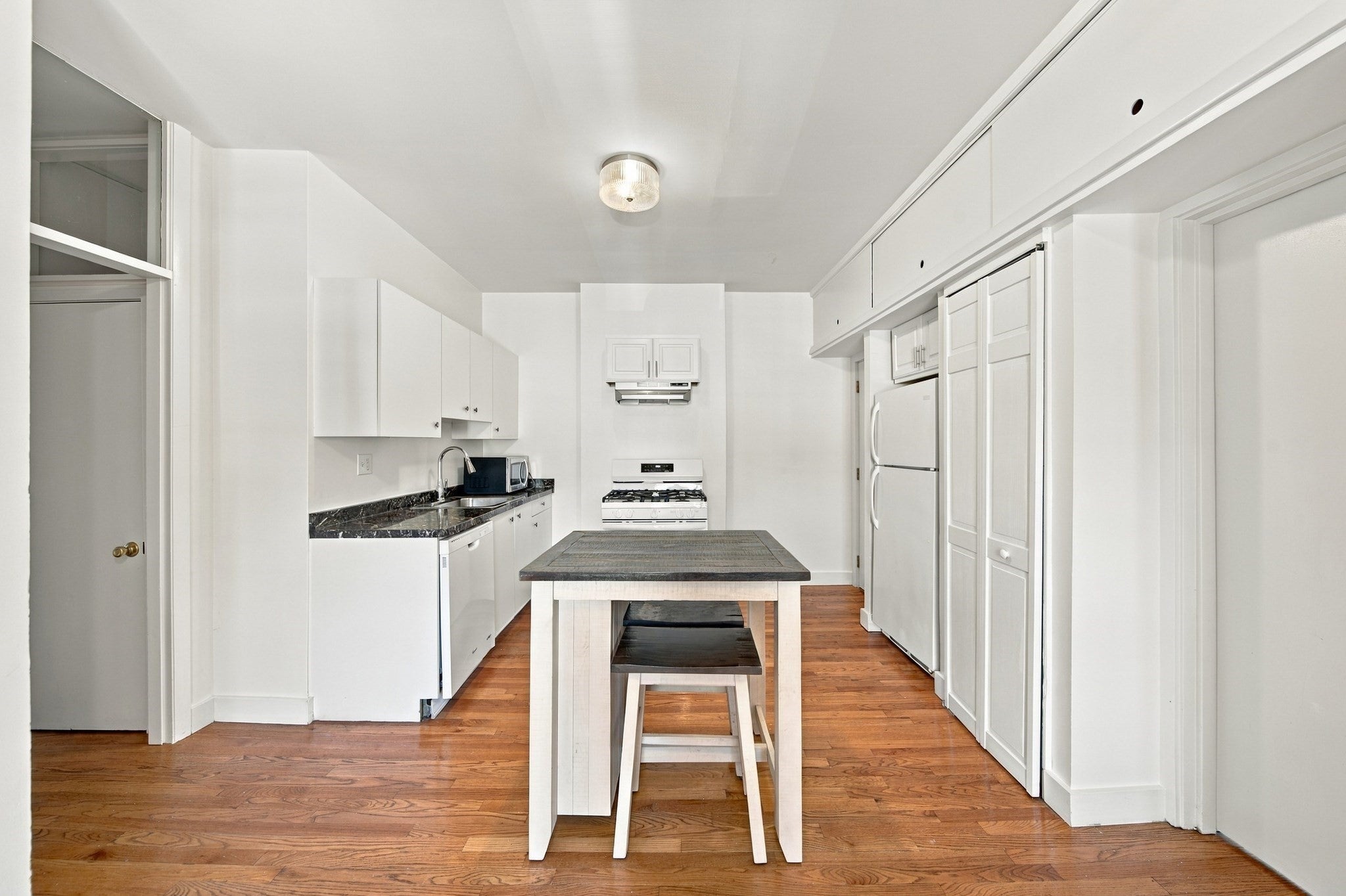 166 Raymond St #166, Cambridge, MA Photo #2