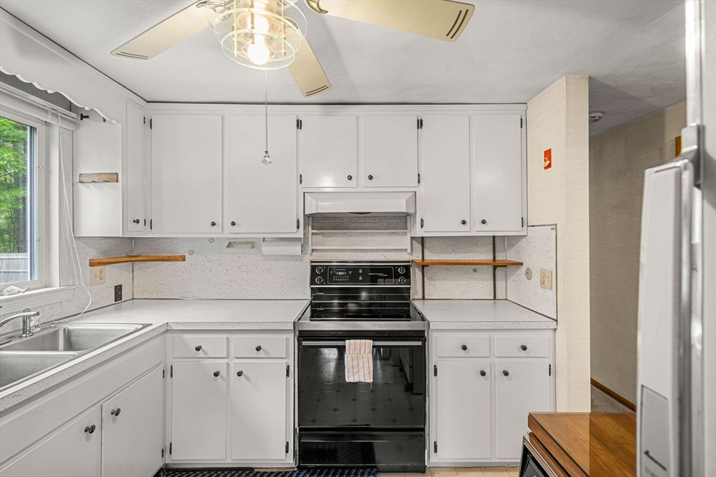 11 Dadant Dr, Wilmington, MA Photo #5