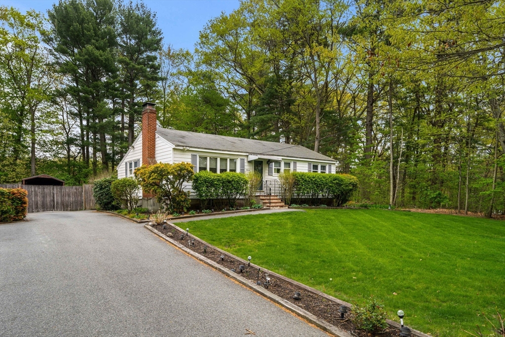 11 Dadant Dr, Wilmington, MA Photo #2