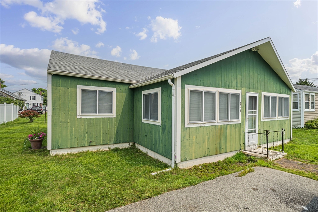 298 Plymouth Ave