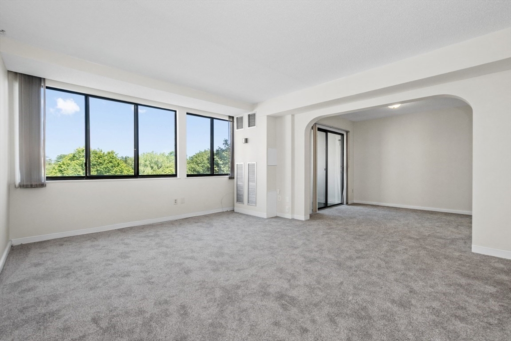 250 Hammond Pond Parkway 707S