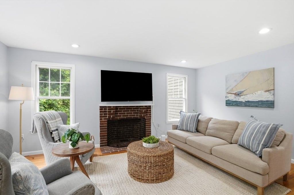 6 Brookside Lane 6