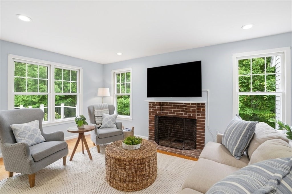 6 Brookside Lane 6