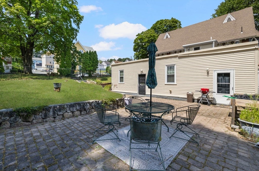 576 Fairmount St, Woonsocket, RI Photo #30