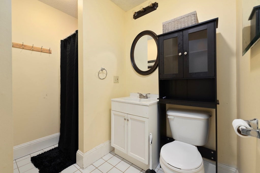 576 Fairmount St, Woonsocket, RI Photo #13