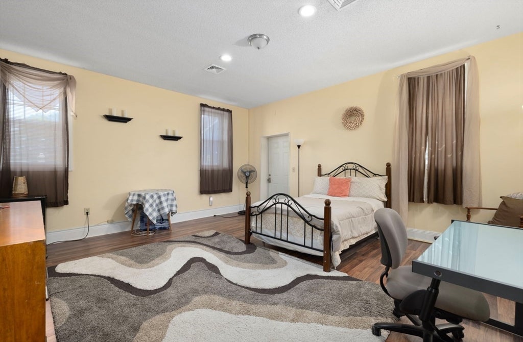 576 Fairmount St, Woonsocket, RI Photo #7