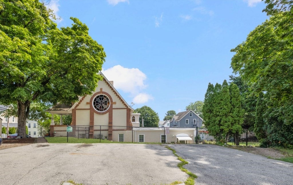 576 Fairmount St, Woonsocket, RI Photo #29