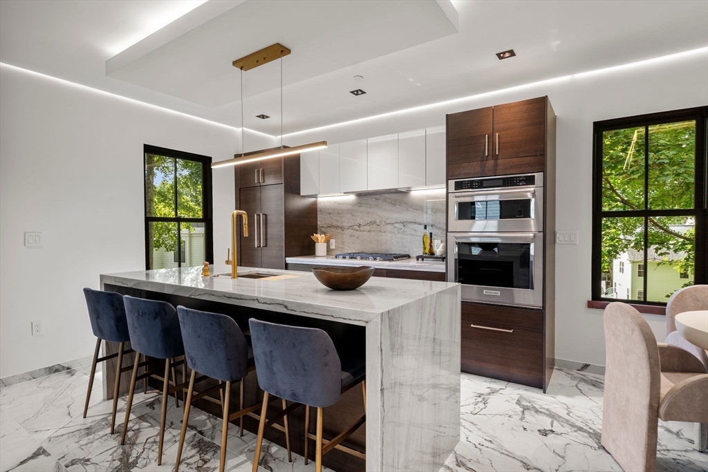 304 Elliot St. Carriage House S 4