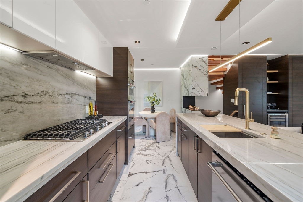 304 Elliot St. Carriage House S 4