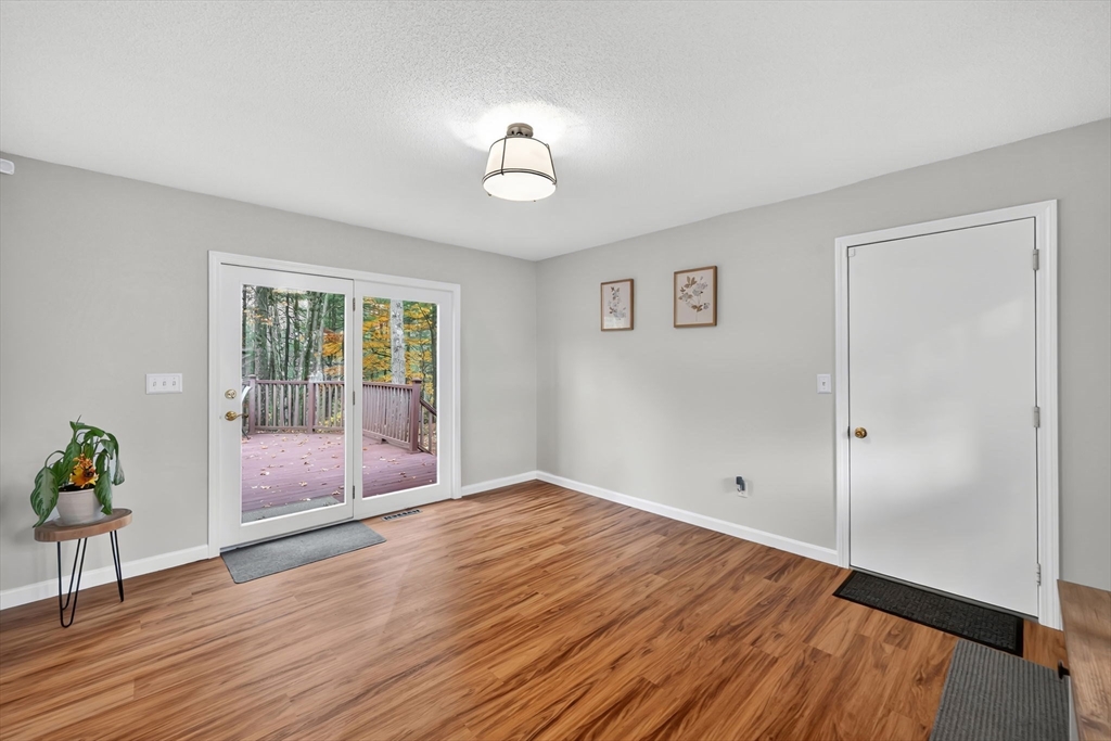 98 Fox Woods Dr