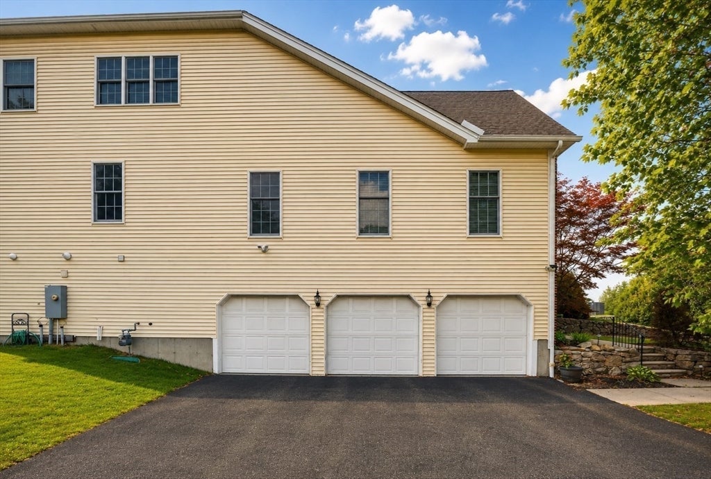 4 Summit Way