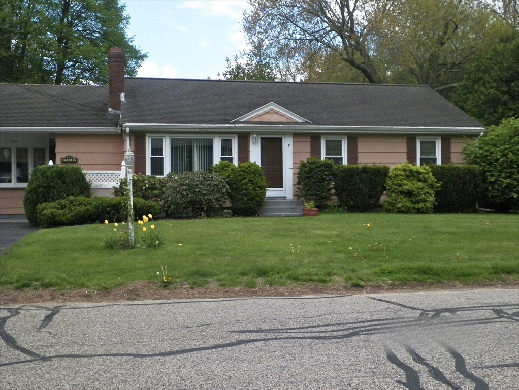 7 Maple Ln