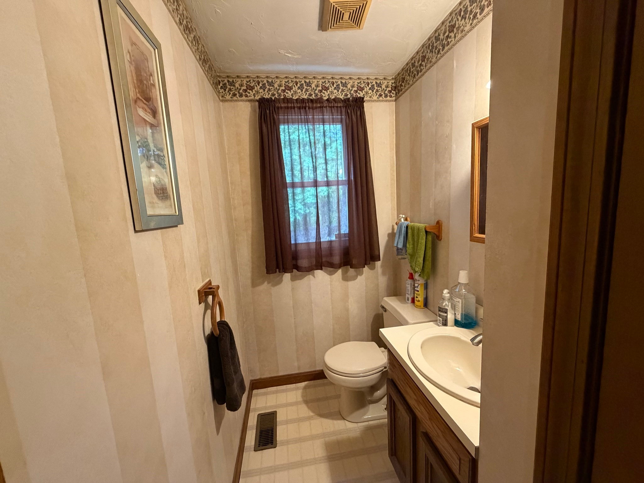 193 Svenson Ave, Worcester, MA Photo #8