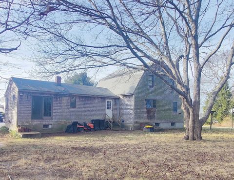 Photo of 32 Morton Ave, Dartmouth, MA 02747 (MLS # 73461583)