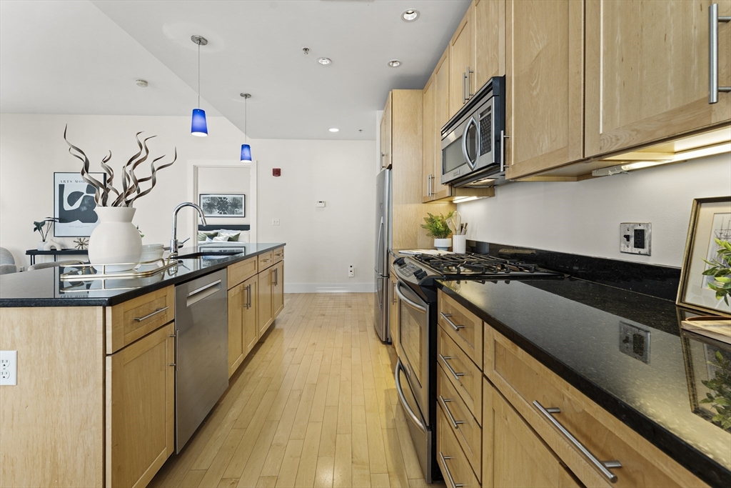 70 Lincoln Street L312