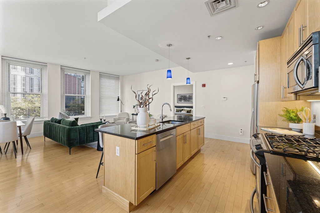 70 Lincoln Street L312