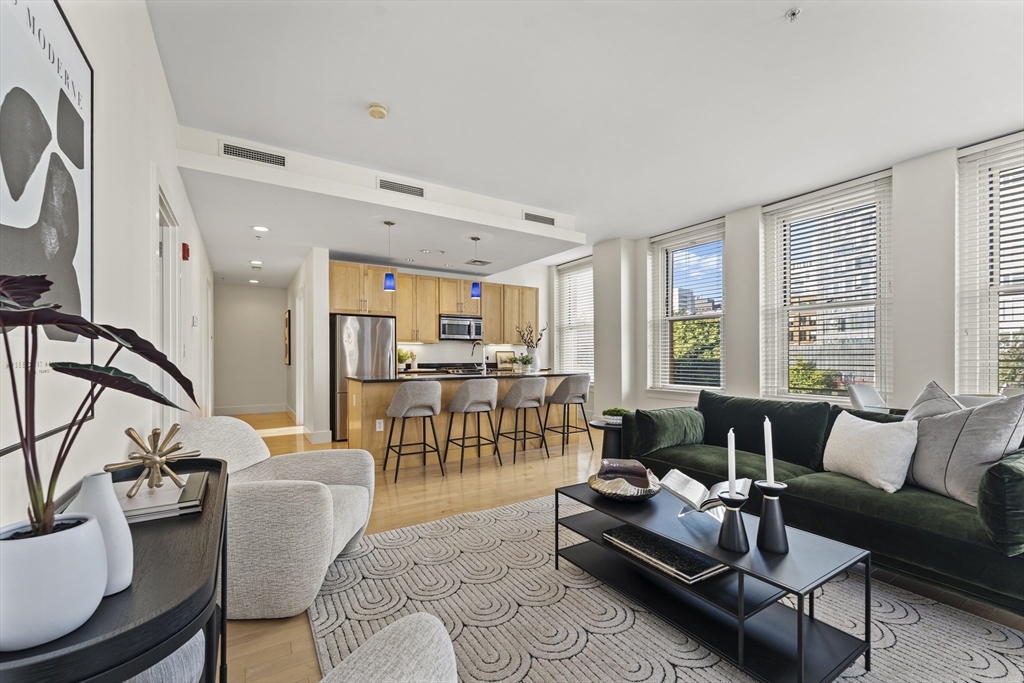 70 Lincoln Street L312