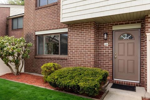 Photo of 124 Greenbrook Ll DR #124, Stoughton, MA 02072 (MLS # 73513930)