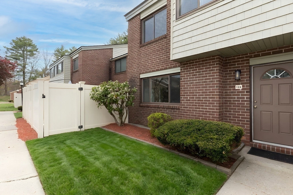 124 Greenbrook Ll 124