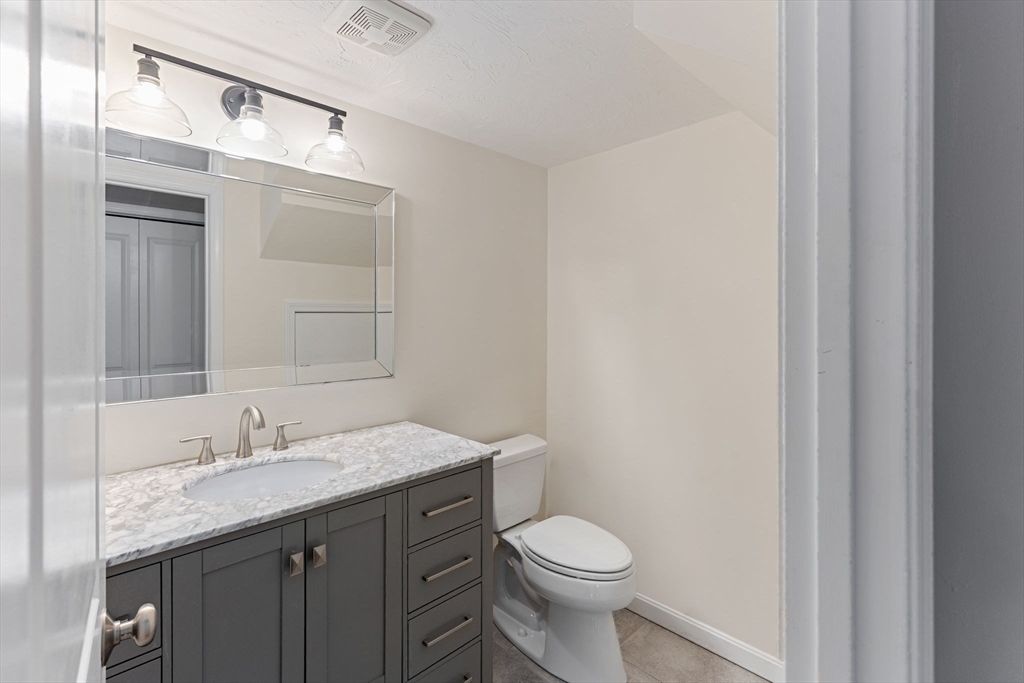 124 Greenbrook Ll DR #124, Stoughton, MA Photo #17