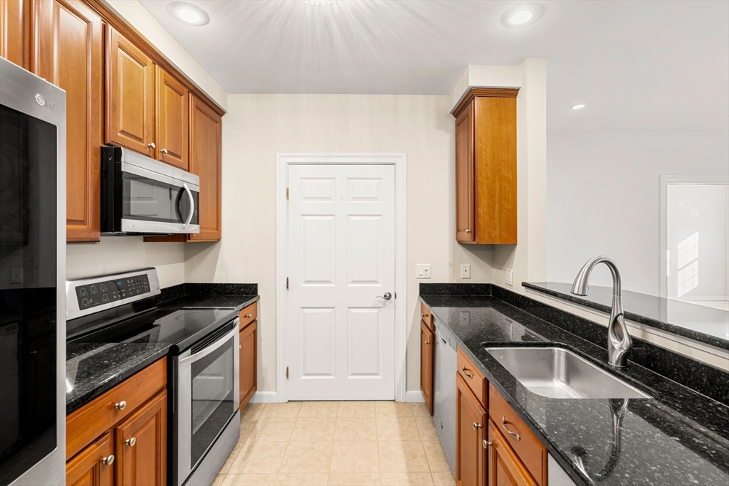 190 Chickering Rd 204D