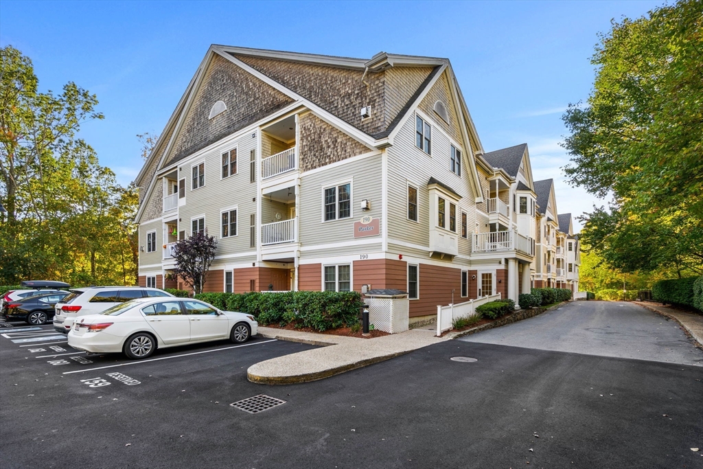 190 Chickering Rd 204D