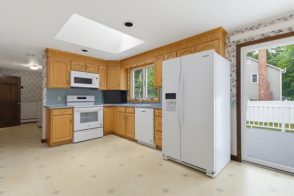 110 Colonial Road, North Attleboro, MA, 110 Colonial Road, North Attleboro, MA Photo #15