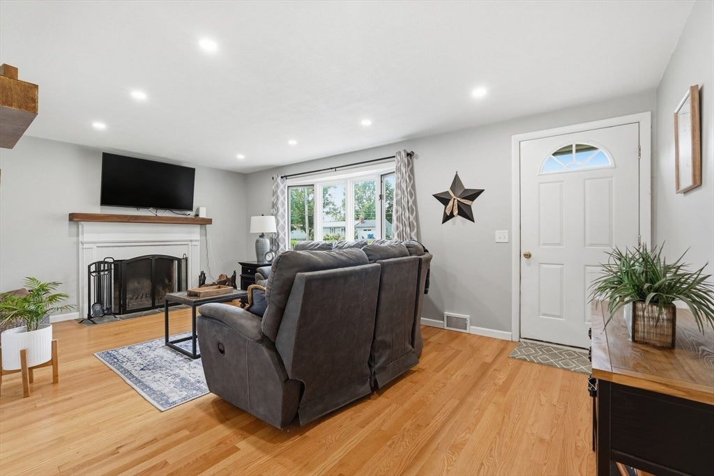 25 Paulson Dr, West Springfield, MA, 25 Paulson Dr, West Springfield, MA Photo #8