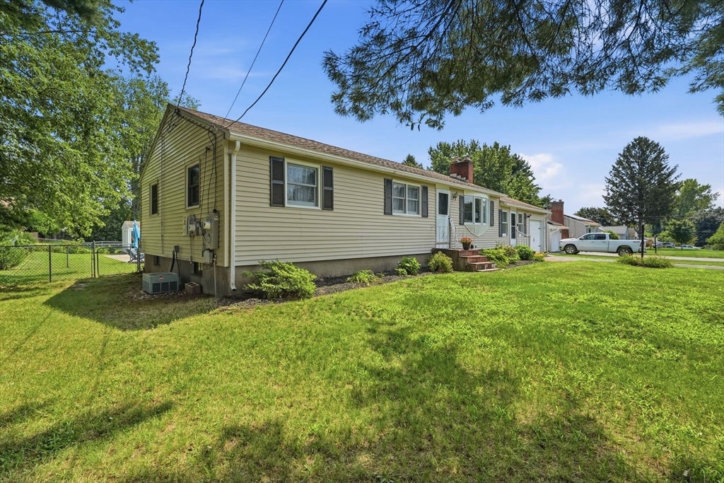 25 Paulson Dr, West Springfield, MA, 25 Paulson Dr, West Springfield, MA Photo #2