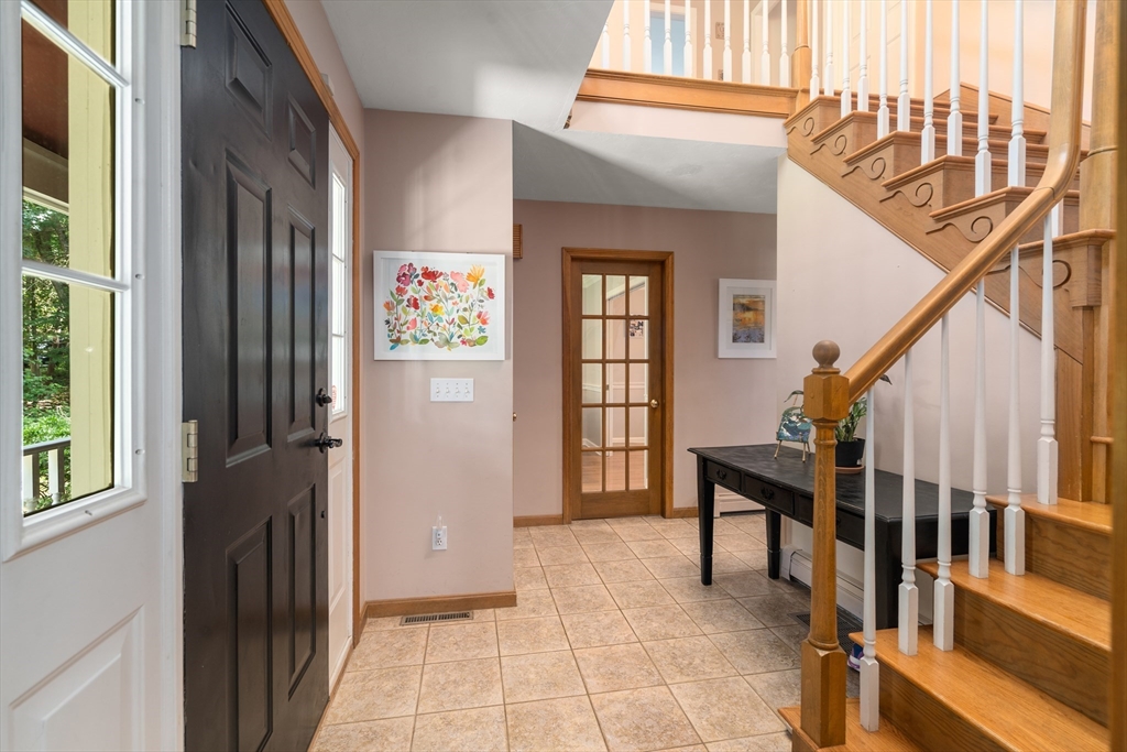 6 Nicholas Dr