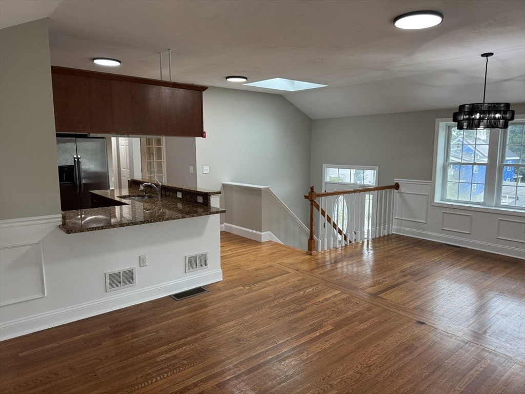 15 Suwanee Rd
