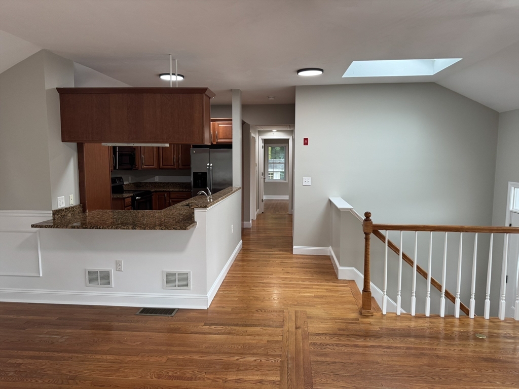15 Suwanee Rd