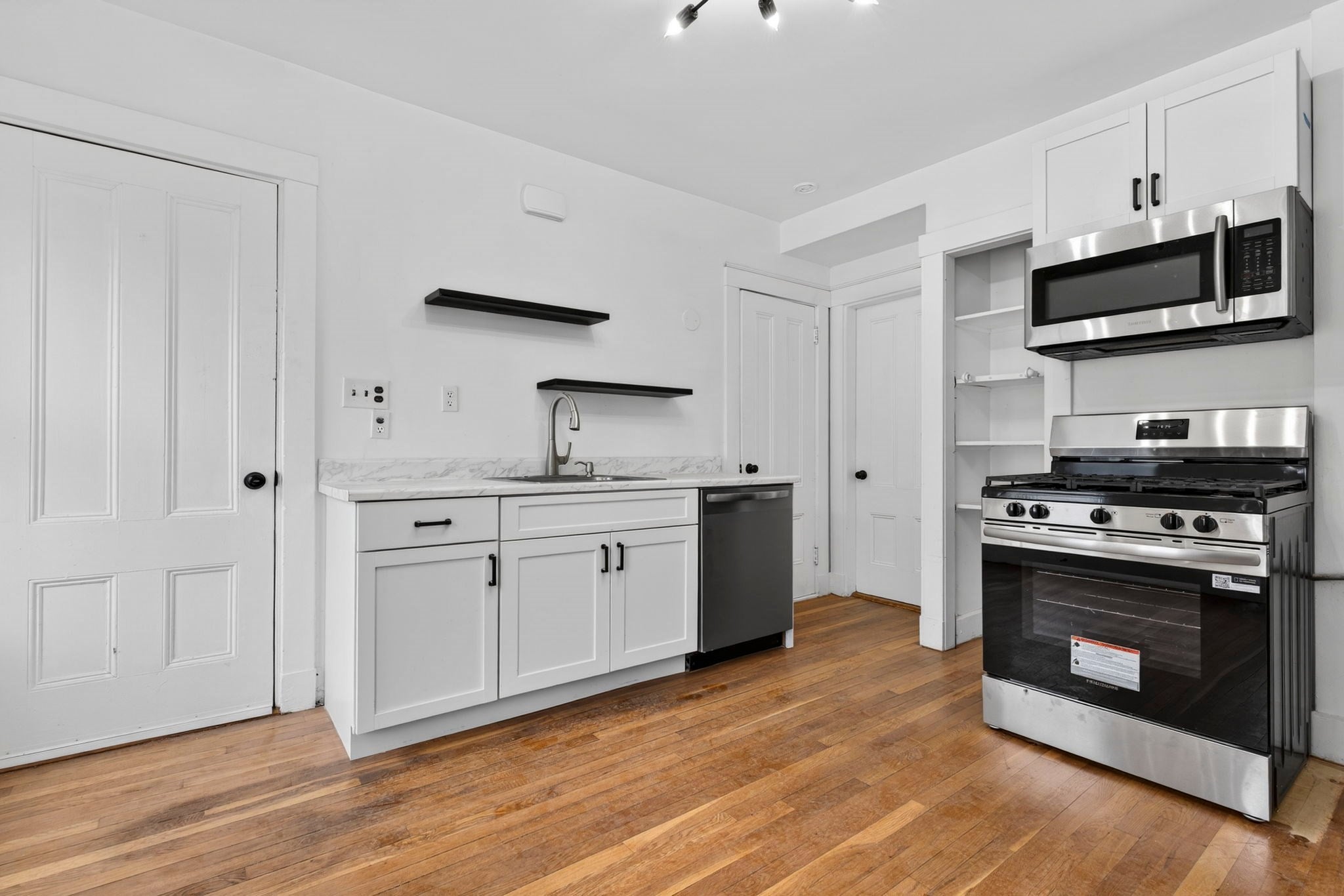 166 Elliot St #2, Newton, MA, 166 Elliot St #2, Newton, MA Photo #11