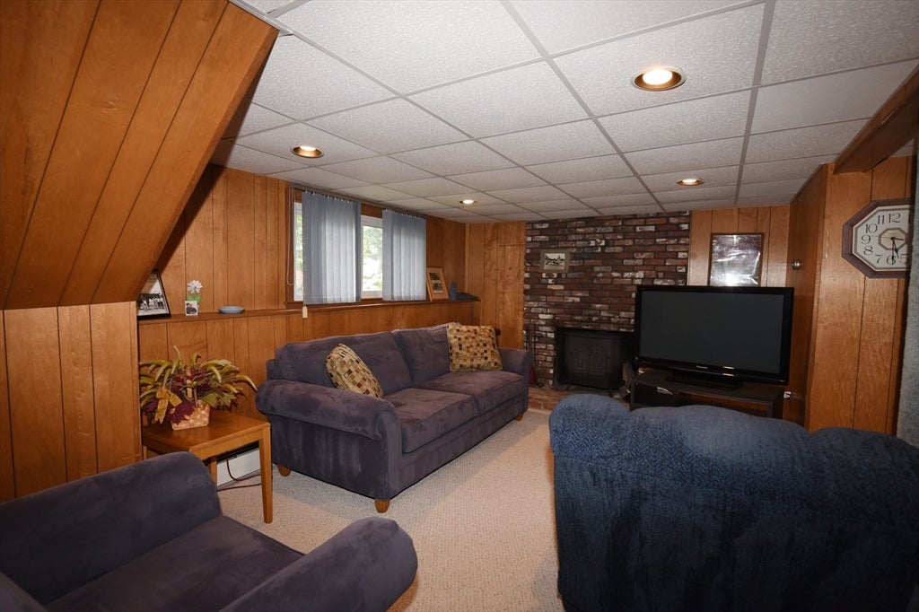 37 Thornton Ave, Brockton, MA, 37 Thornton Ave, Brockton, MA Photo #39
